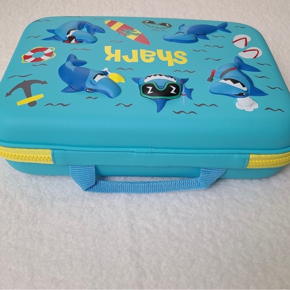 COO&KOO NWT Shark Blue Yellow Kids Lunchbox with Accesories - Picture 8 of 12